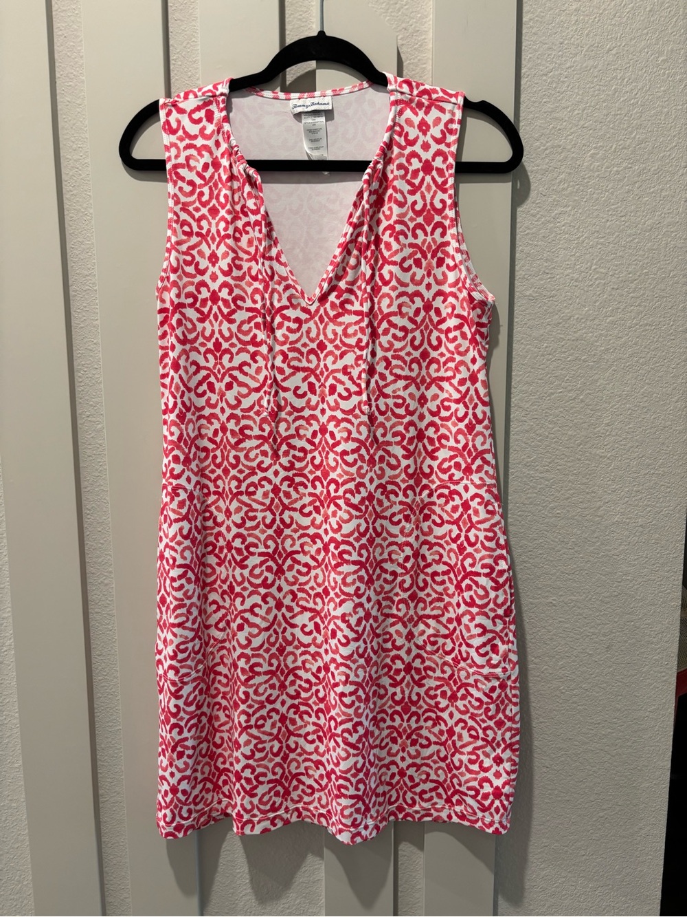 Tommy Bahama Pink and White Patterned V-Neck Sleeveless Mini Dress
